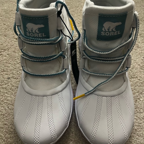 NWT Sorel Women's Out 'N About III Classic Waterproof Boot - White, Cyber Yellow - Picture 7 of 13